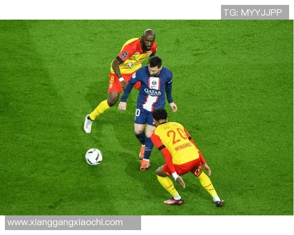 塞维利亚客场大胜，跻身西甲联赛前四：重返辉煌之路